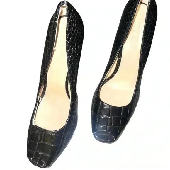 COLIN STUART PATENT LEATHER PUMPS - Picture 3 of 9